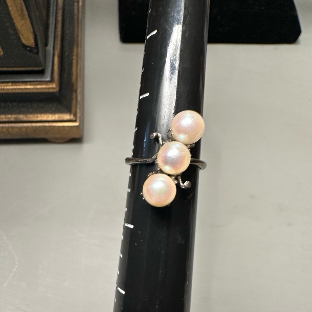 Elegant Pearl Silver Ring